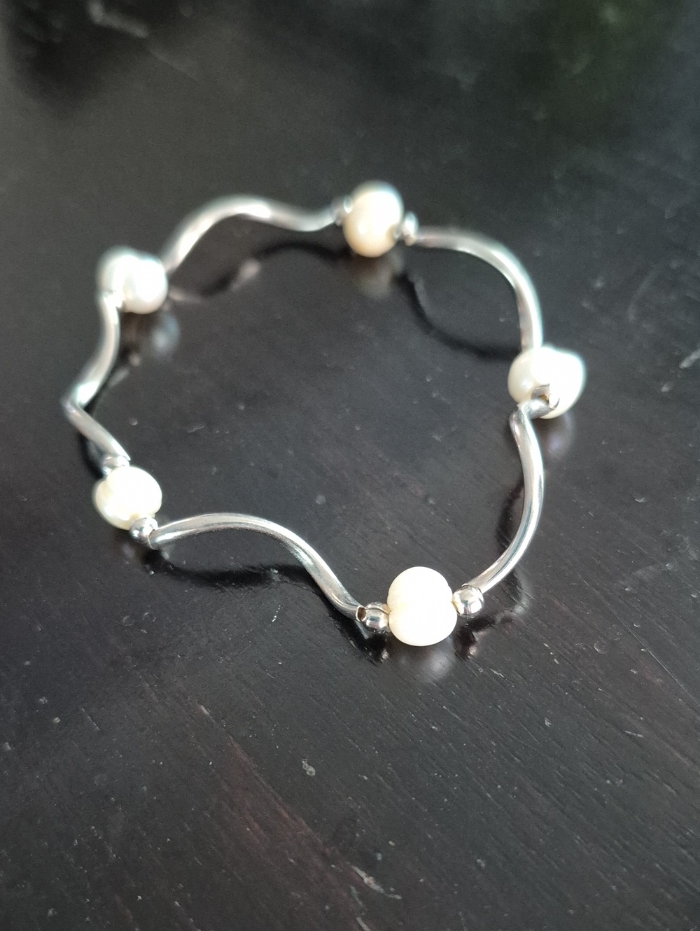 Classic Faux Pearl & Silver Tone Wave Stretch Bracelet